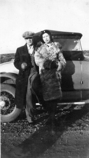 Bob Winberg and June Bundy, early to mid 1930's. The car in the background is a Hudson Essex. The Bundy family is known to have owned one (Beulah told a story about driving to town in "the old Essex"), and so this picture was probably taken around Lake City in the very early 1930's when Claus and Bob were working together in a CCC camp near there. (Original: Bob Hart, from Bob Winberg's photo album)