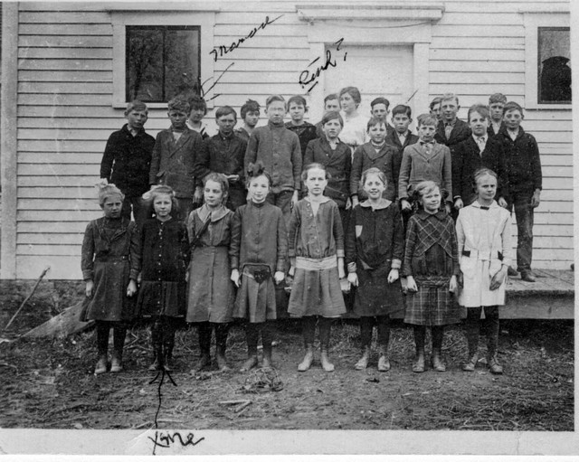 Oak Center school class photograph including June  Bundy, annotated by June with "me".  (Original: Mary Hundeby)