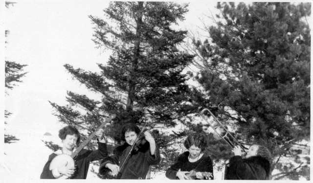 June, Ruth, Marion and Esther performing with William's collection of instruments. Around 1925-1930. (Original: Janet Lucius)