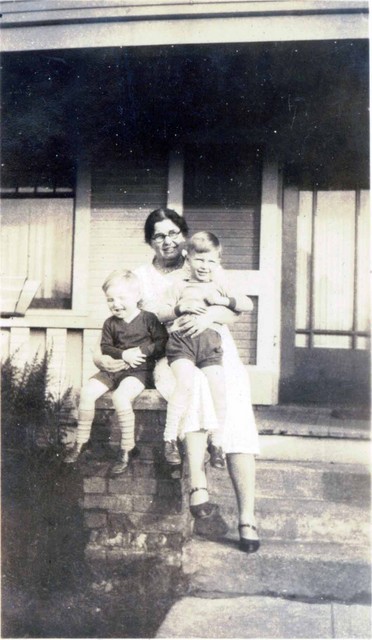 Clara (Mattson) Winberg and two sons, one of them probably Bob, since it is from his album.  (Original: Bob Hart, Bob Winberg's photo album)