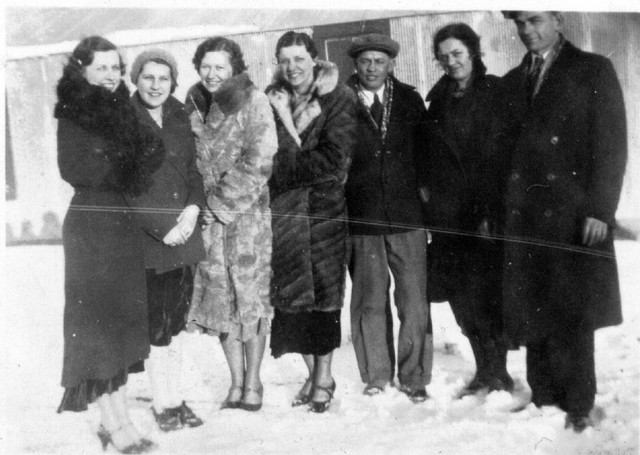 June Bundy, Beaulah Bundy, Marion Bundy, Ruth Bundy, unknown, and couple on end are possibly Gert and Carl Fritzke (friends of Bob and June's from Saint Paul Park), early to mid 1930's.  (Original: Bob Hart, from Bob Winberg's photo album, ID by Mary Hundeby)